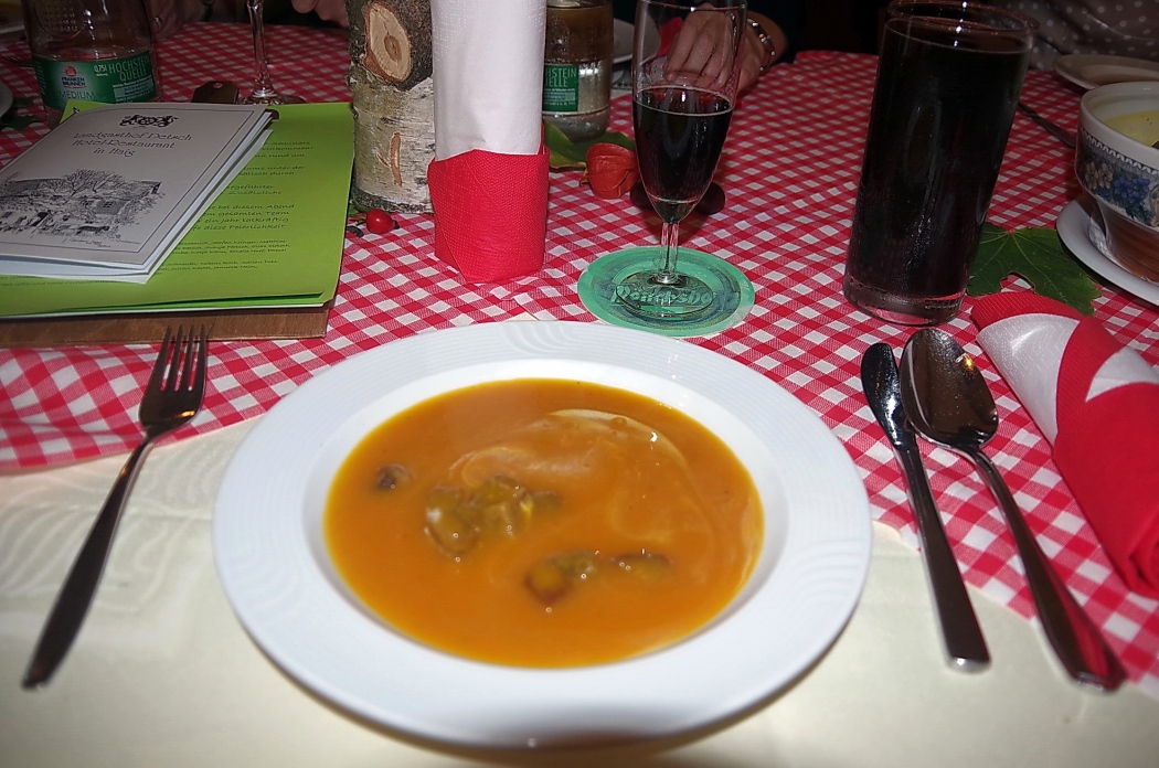 zweiter Gang - Musktat-Kürbissuppe.jpg